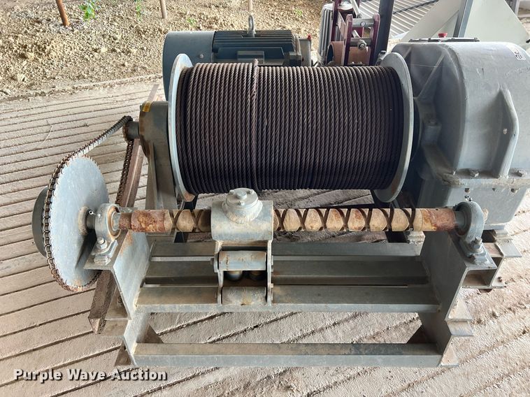 image for item EJ2979 (6) sled winches