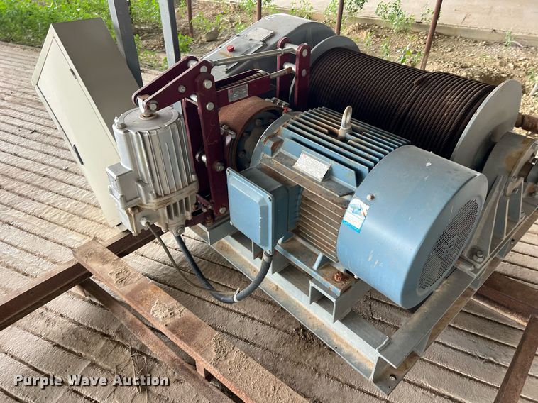 image for item EJ2979 (6) sled winches