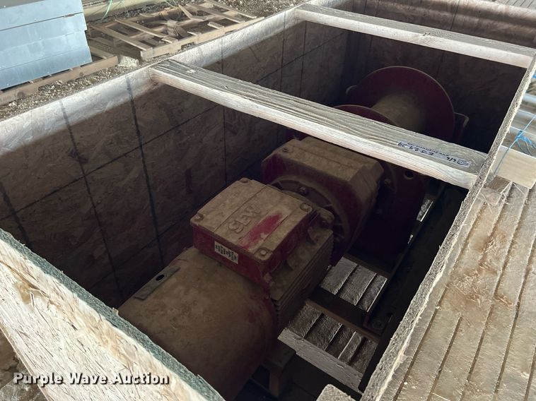 image for item EJ2979 (6) sled winches