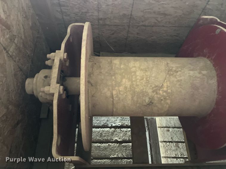 image for item EJ2979 (6) sled winches