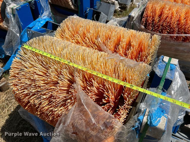 image for item EJ2981 (40) BouMatic Handy Brush cow brushes