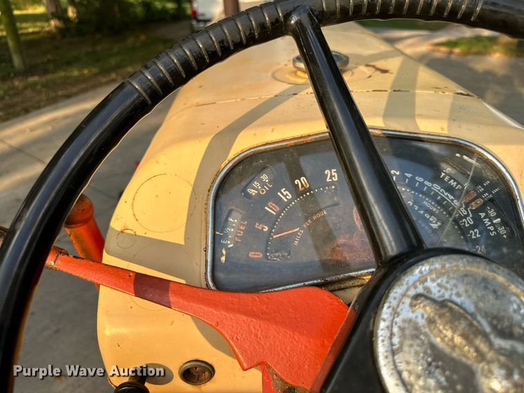 image for item EJ7216 1965 Case  530 tractor