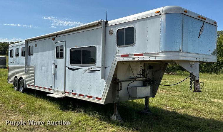 image for item EJ8862 2003 Featherlite  8587 horse trailer