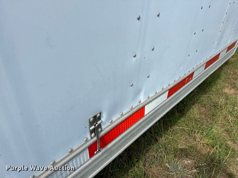 image for item EJ8862 2003 Featherlite  8587 horse trailer