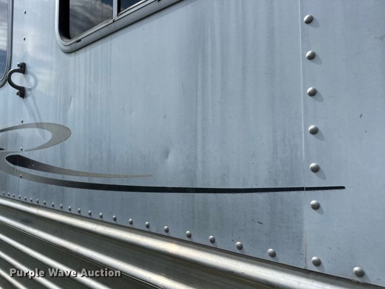 image for item EJ8862 2003 Featherlite  8587 horse trailer