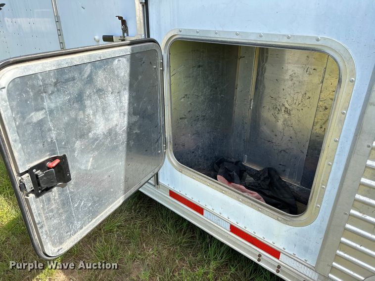 image for item EJ8862 2003 Featherlite  8587 horse trailer