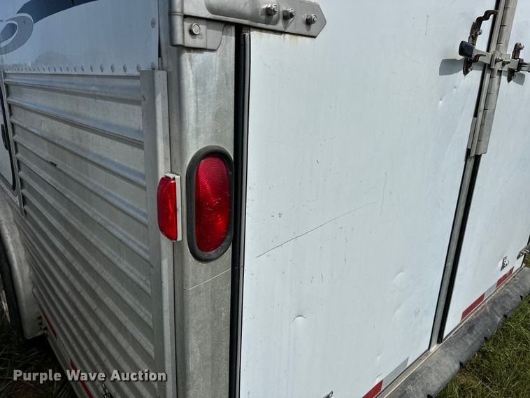 image for item EJ8862 2003 Featherlite  8587 horse trailer