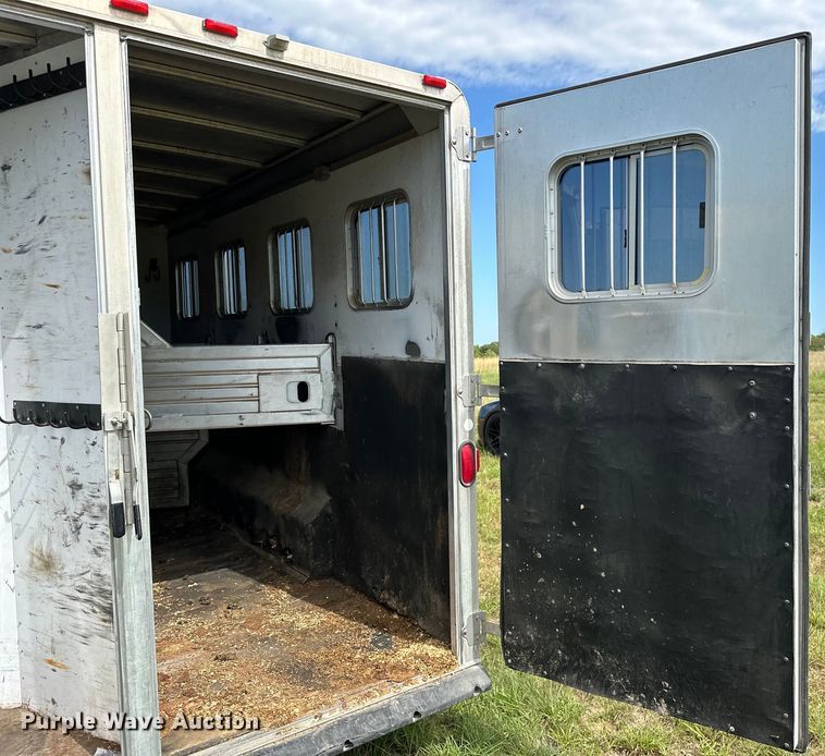 image for item EJ8862 2003 Featherlite  8587 horse trailer