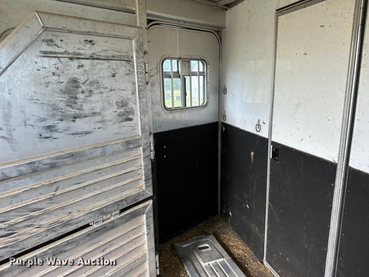 image for item EJ8862 2003 Featherlite  8587 horse trailer
