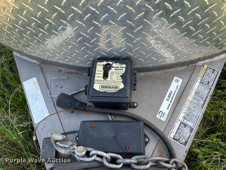 image for item EJ8864 2015 W-W livestock trailer