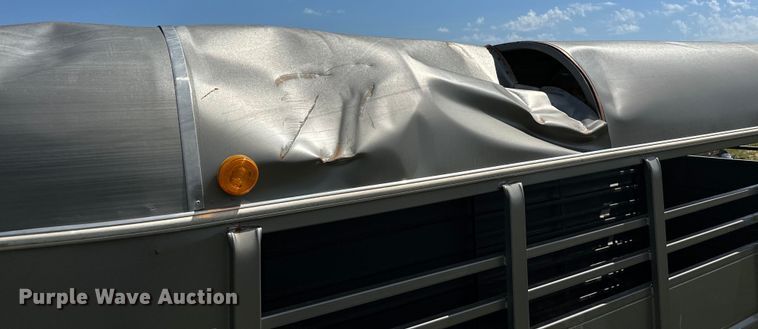 image for item EJ8864 2015 W-W livestock trailer