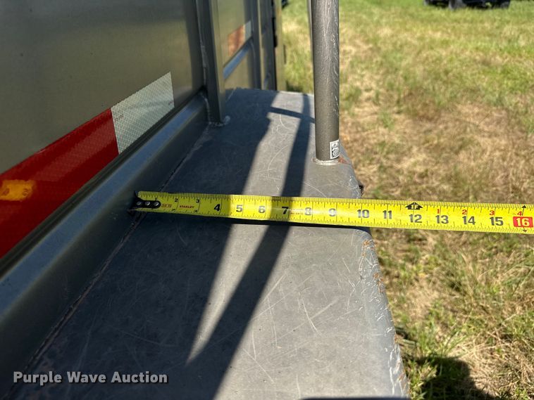 image for item EJ8864 2015 W-W livestock trailer