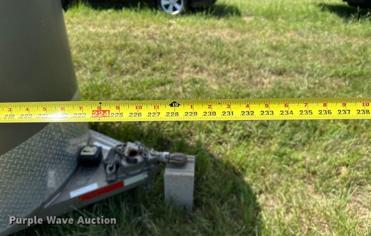 image for item EJ8864 2015 W-W livestock trailer