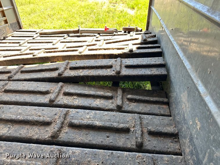 image for item EJ8864 2015 W-W livestock trailer