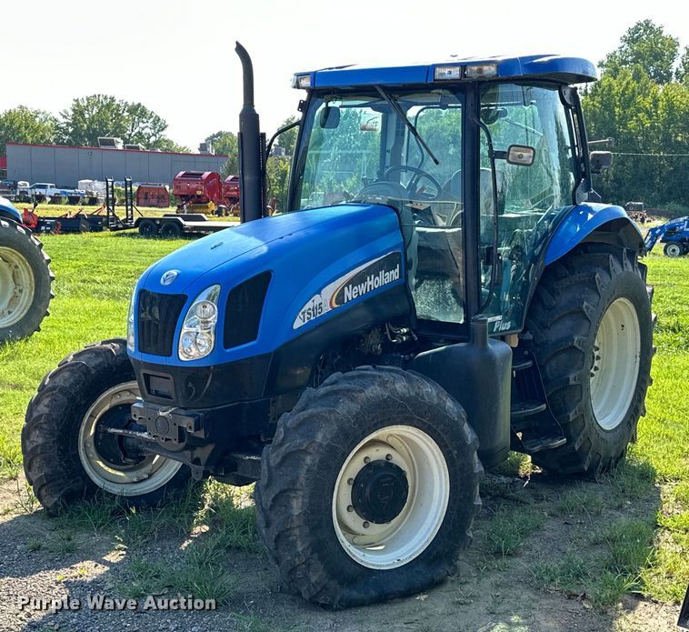 image for item EJ8877 2004 New Holland  TS115A MFWD tractor