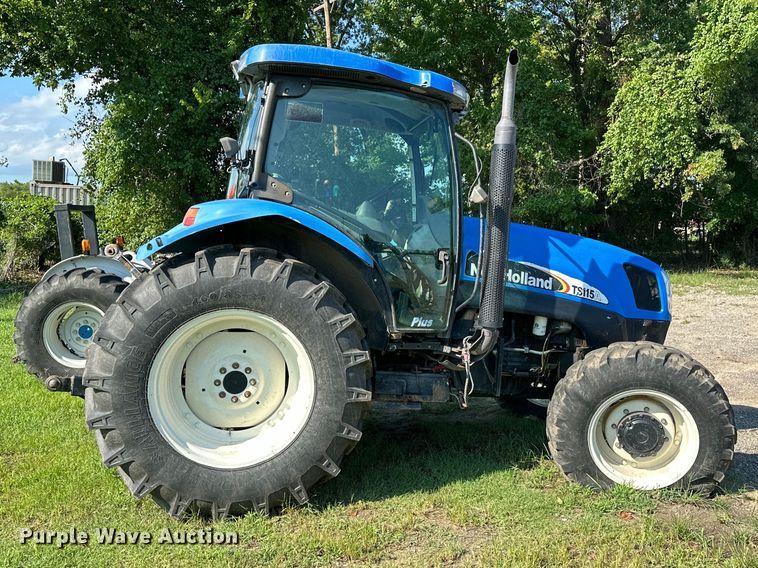 image for item EJ8877 2004 New Holland  TS115A MFWD tractor