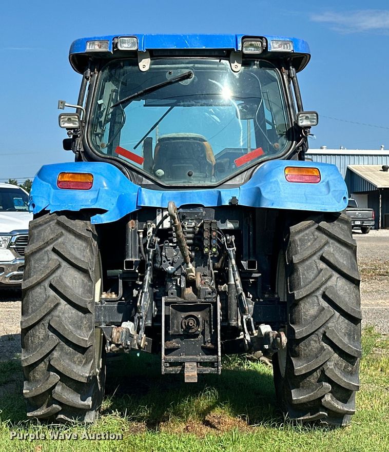 image for item EJ8877 2004 New Holland  TS115A MFWD tractor