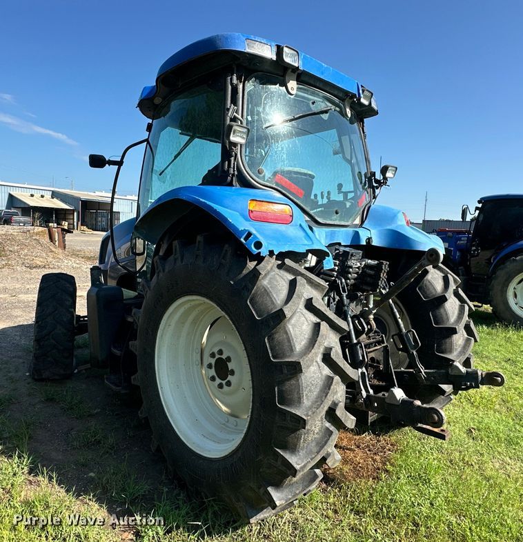 image for item EJ8877 2004 New Holland  TS115A MFWD tractor