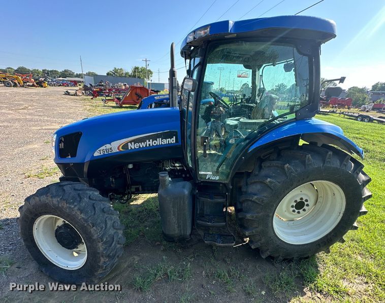 image for item EJ8877 2004 New Holland  TS115A MFWD tractor