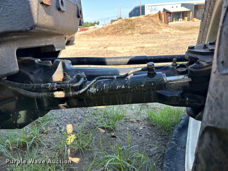 image for item EJ8877 2004 New Holland  TS115A MFWD tractor