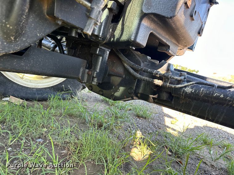 image for item EJ8877 2004 New Holland  TS115A MFWD tractor