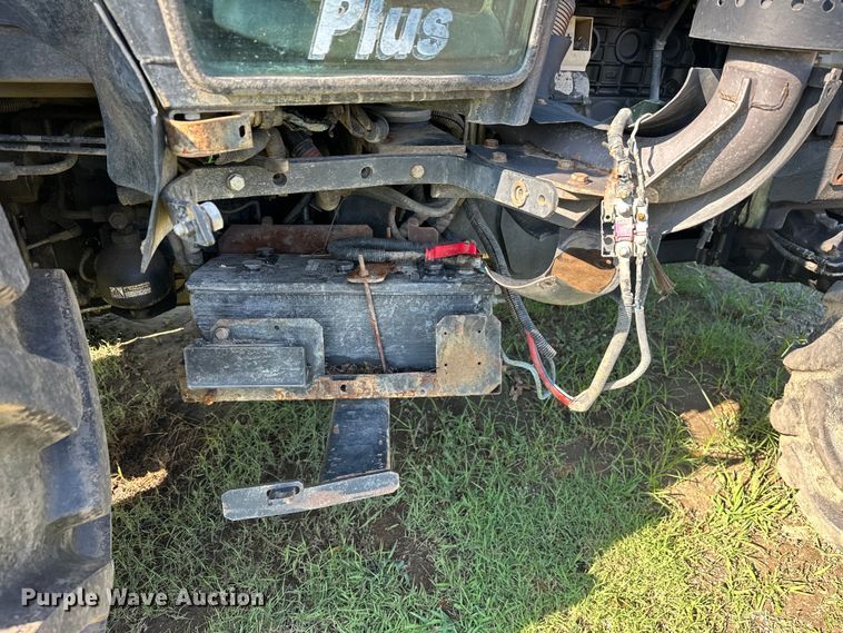 image for item EJ8877 2004 New Holland  TS115A MFWD tractor