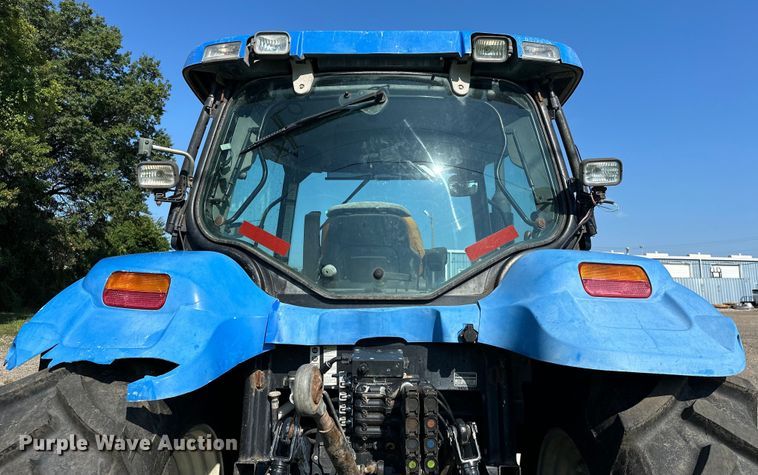 image for item EJ8877 2004 New Holland  TS115A MFWD tractor