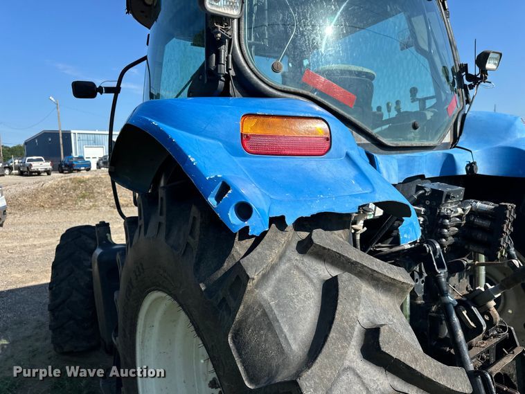 image for item EJ8877 2004 New Holland  TS115A MFWD tractor