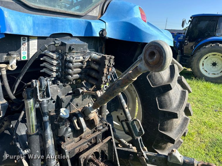image for item EJ8877 2004 New Holland  TS115A MFWD tractor