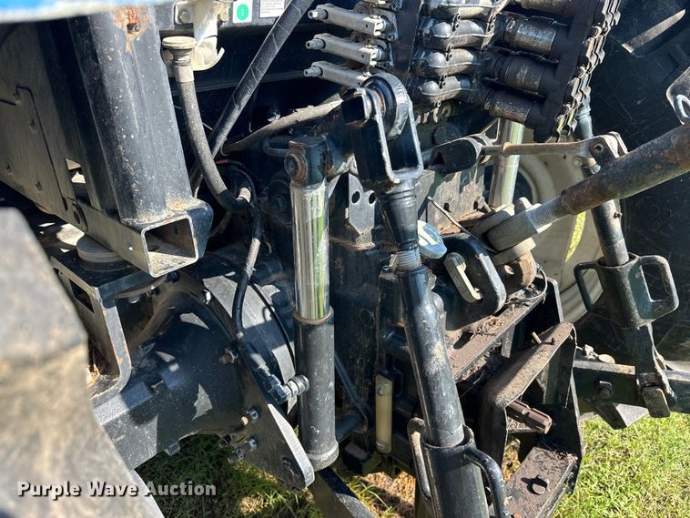 image for item EJ8877 2004 New Holland  TS115A MFWD tractor