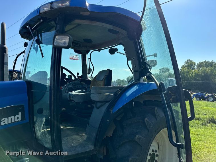 image for item EJ8877 2004 New Holland  TS115A MFWD tractor