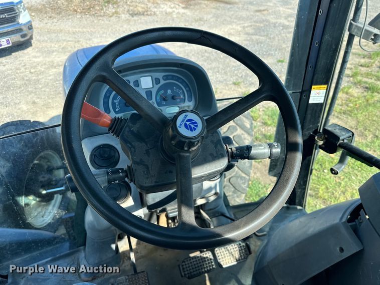 image for item EJ8877 2004 New Holland  TS115A MFWD tractor