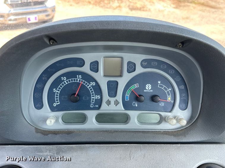 image for item EJ8877 2004 New Holland  TS115A MFWD tractor