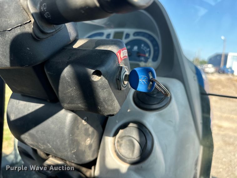 image for item EJ8877 2004 New Holland  TS115A MFWD tractor