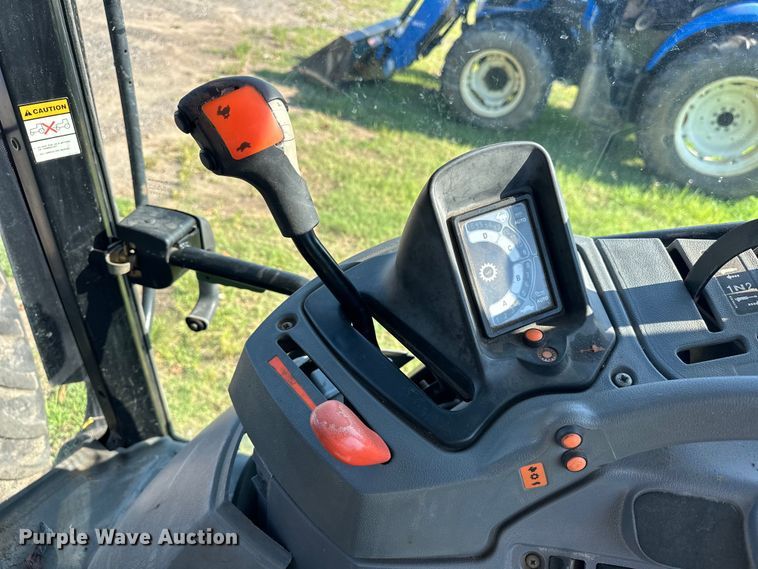 image for item EJ8877 2004 New Holland  TS115A MFWD tractor