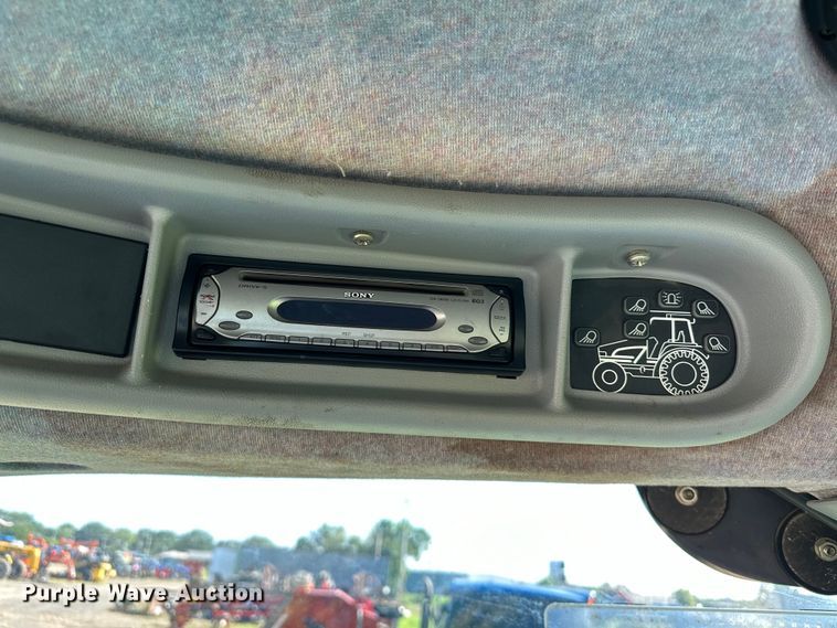 image for item EJ8877 2004 New Holland  TS115A MFWD tractor