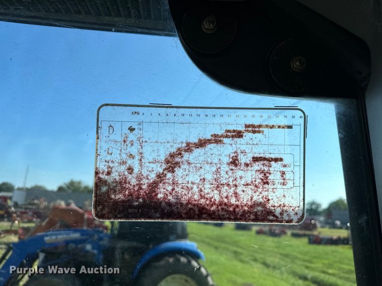 image for item EJ8877 2004 New Holland  TS115A MFWD tractor