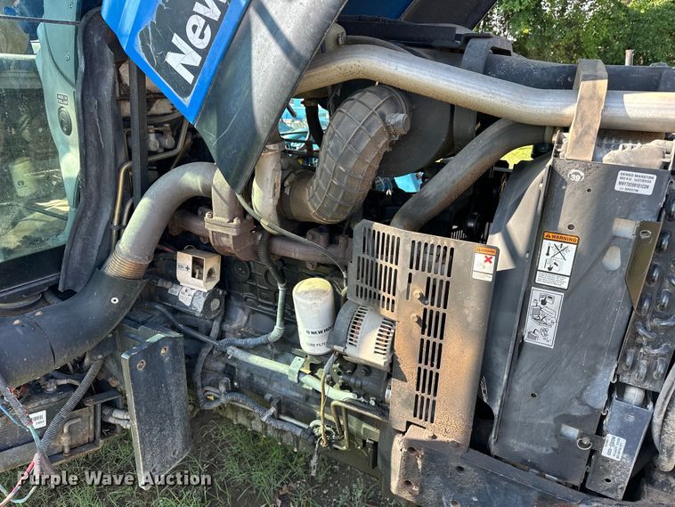 image for item EJ8877 2004 New Holland  TS115A MFWD tractor