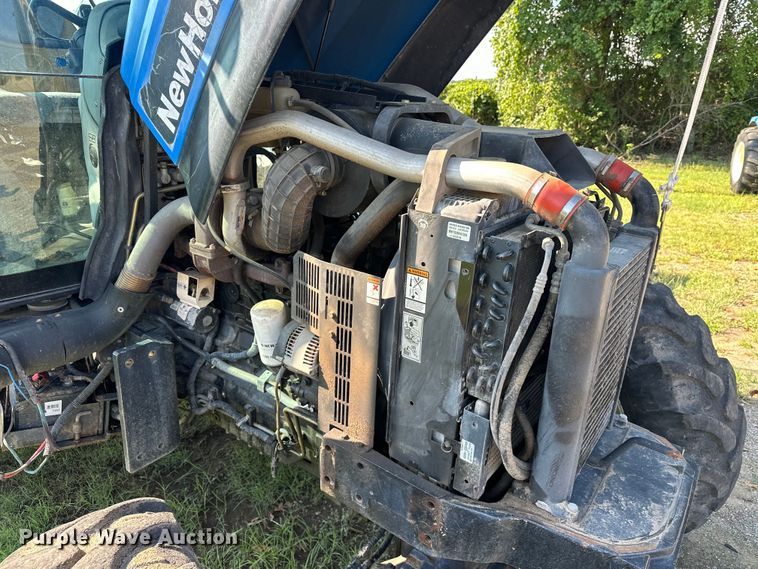 image for item EJ8877 2004 New Holland  TS115A MFWD tractor