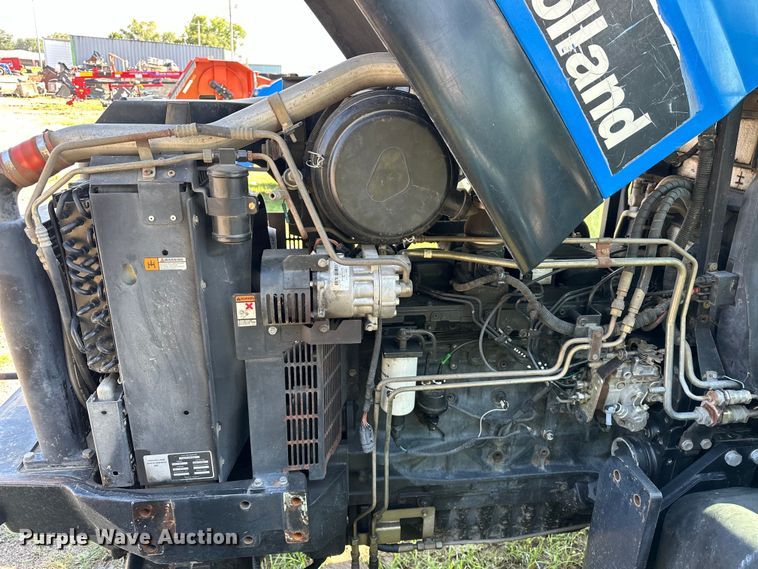 image for item EJ8877 2004 New Holland  TS115A MFWD tractor