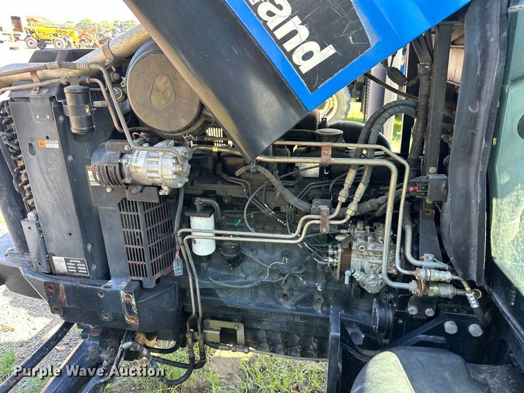 image for item EJ8877 2004 New Holland  TS115A MFWD tractor