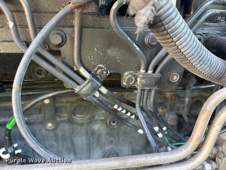 image for item EJ8877 2004 New Holland  TS115A MFWD tractor