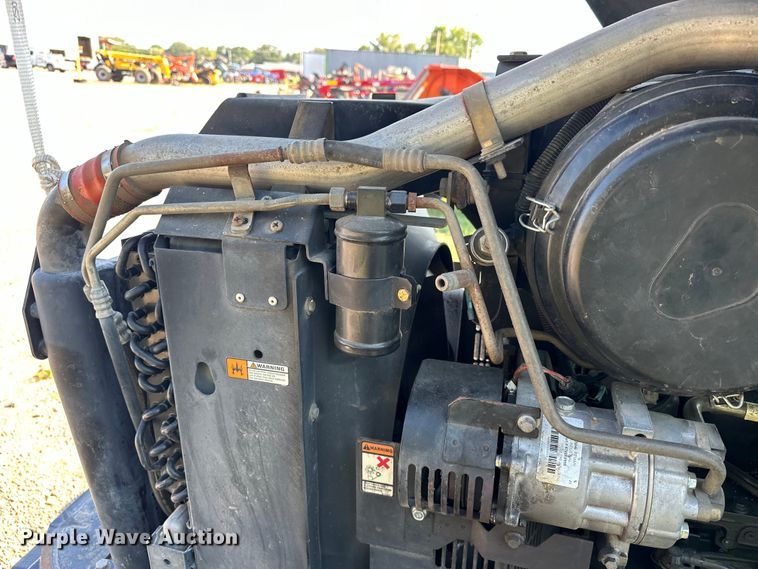 image for item EJ8877 2004 New Holland  TS115A MFWD tractor