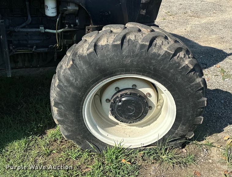 image for item EJ8877 2004 New Holland  TS115A MFWD tractor