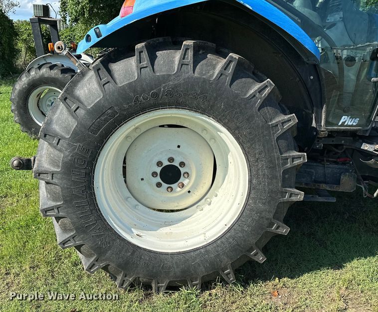 image for item EJ8877 2004 New Holland  TS115A MFWD tractor