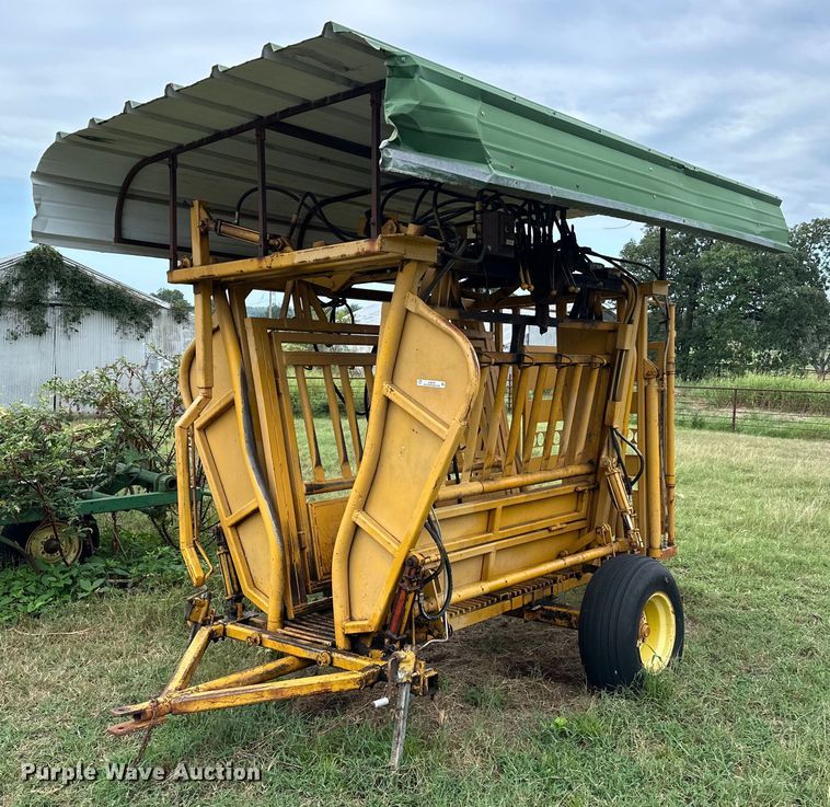 image for item EJ8878 Livestock chute 