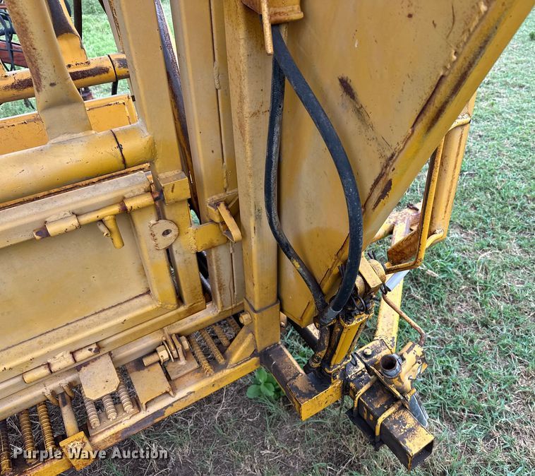 image for item EJ8878 Livestock chute 