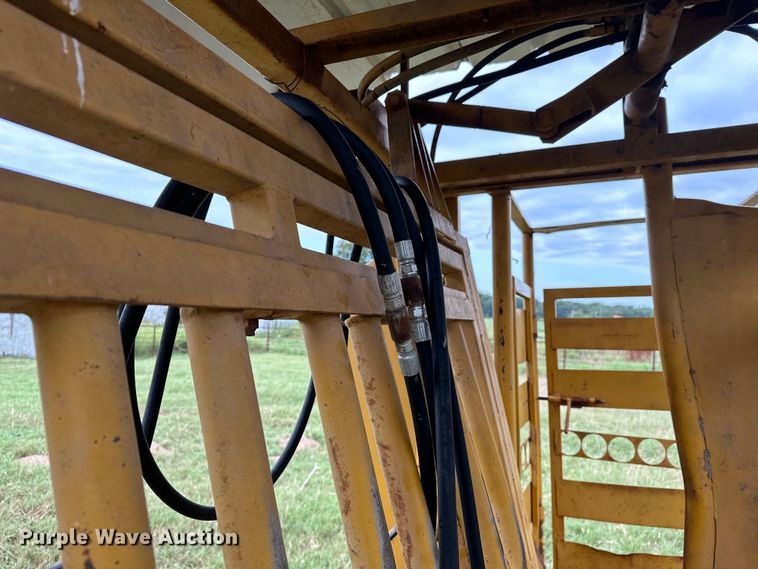 image for item EJ8878 Livestock chute 