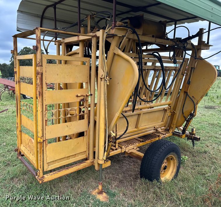 image for item EJ8878 Livestock chute 