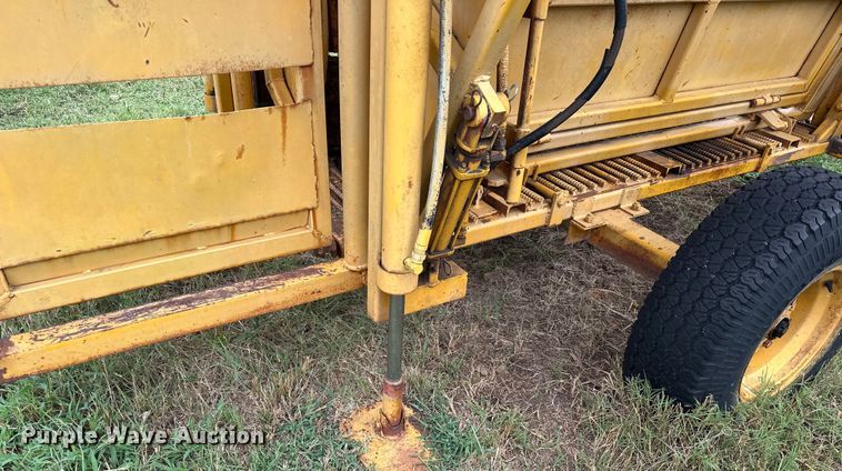 image for item EJ8878 Livestock chute 